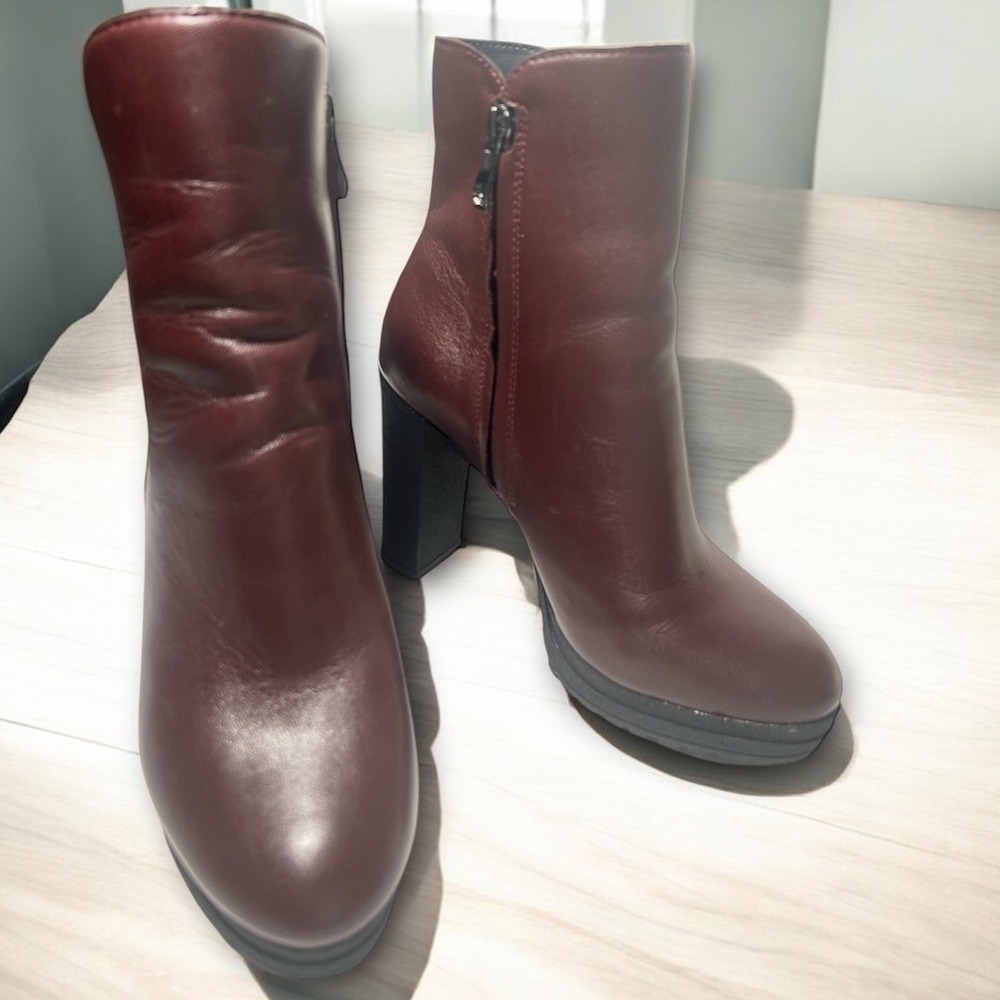 DKNY‎ Tessi Lug Womens 6 Burgundy Leather Ankle Boots Platform Chunky Heel Moto